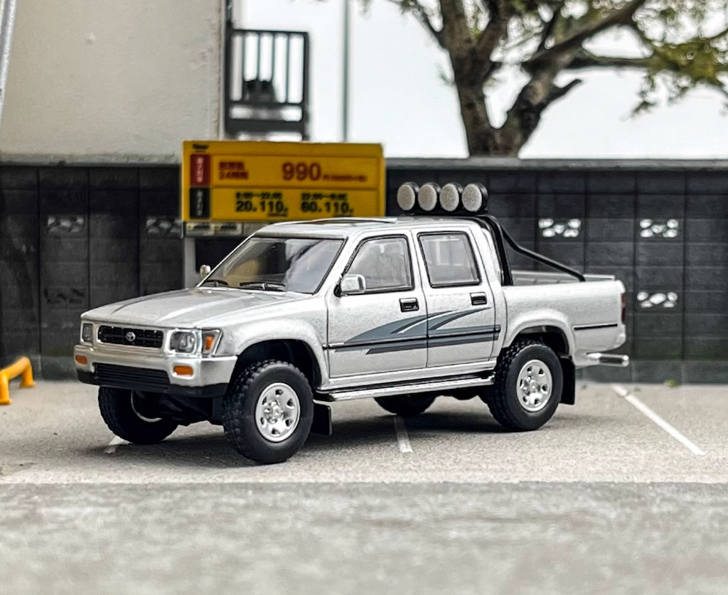 Masdi 1:64 Silver 1994 Hilux LN107 Cab Pickup Truck Model Diecast Metal Car