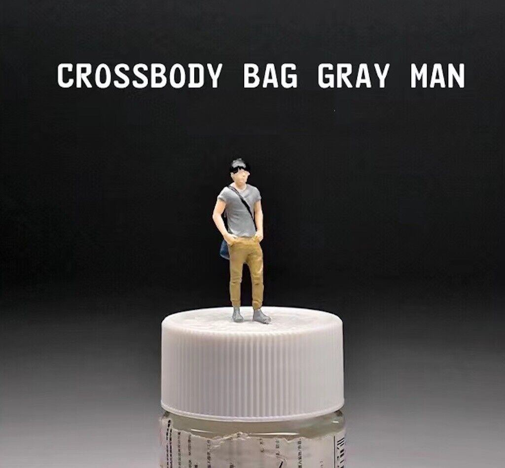 1:64 Painted Figure Mini Model Miniature Car Scenes Resin Man Crossbody Bag Boy