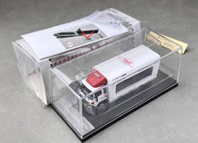 Load image into Gallery viewer, UM 1:64 White 500 HINO EVA Ranger Transporter Truck Model Diecast Metal Car
