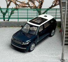 Load image into Gallery viewer, LCD 1:64 Green White Top Range Rover Luxury SUV Model Diecast Metal Car New Collection
