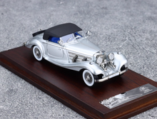 Load image into Gallery viewer, Liberty 1:64 Silver 500K Vintage Convertible Sport Model Diecast Metal Car New Collection

