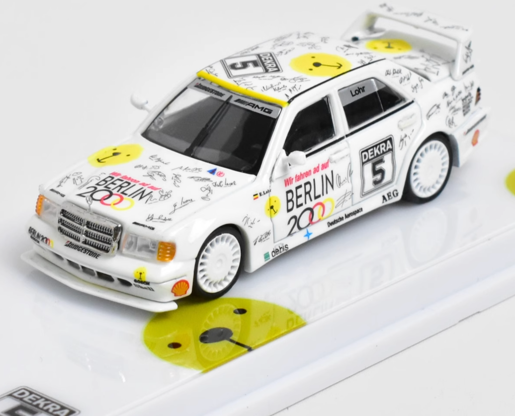 1:64 Flame White 190E W201 2.5-16 Evo Dekra Berlin Model Diecast Metal Car New Collection