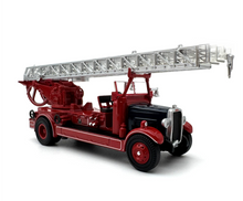 Load image into Gallery viewer, 1:76 Red TLM Leyland Fire Engine Truck Classic Model Diecast Metal Car New Collection
