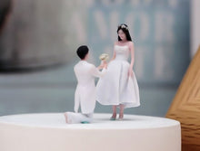 Load image into Gallery viewer, 1:64 Painted Figure Model Miniature Resin Diorama Sand Proposal Couple Wedding
