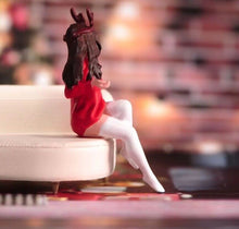 Load image into Gallery viewer, 1:64 Painted Figure Model Miniature Resin Diorama Sand Christmas Girl Sofa Red New Collection
