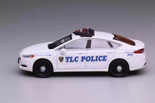 Load image into Gallery viewer, 1:64 596 TLC Mondeo Responder Hybrid Police Model Diecast Metal Car New Collection
