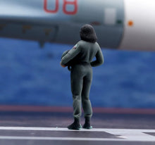 Load image into Gallery viewer, 1:64 Painted Figure Model Miniature Resin Diorama Toy Sand Woman Pilot Captain
