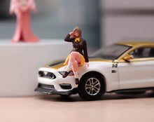 Load image into Gallery viewer, 1:24 Painted Figure Model Miniature Resin Diorama  Sand Sitting Uniform Girl
