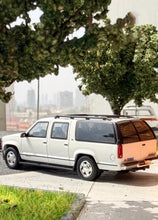 Load image into Gallery viewer, Bliss 1:64 HEC White Suburban GMT400 SUV Sports Model Diecast Metal Car New Collection
