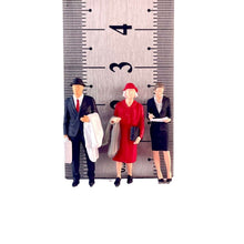Load image into Gallery viewer, 1:64 Painted Figure Model Miniature Resin Diorama Sand Lady Gentleman Secretary
