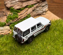 Load image into Gallery viewer, Masdi 1:64 White Land Cruiser LC76 ORV SUV Sports Model Diecast Metal Car New Collection
