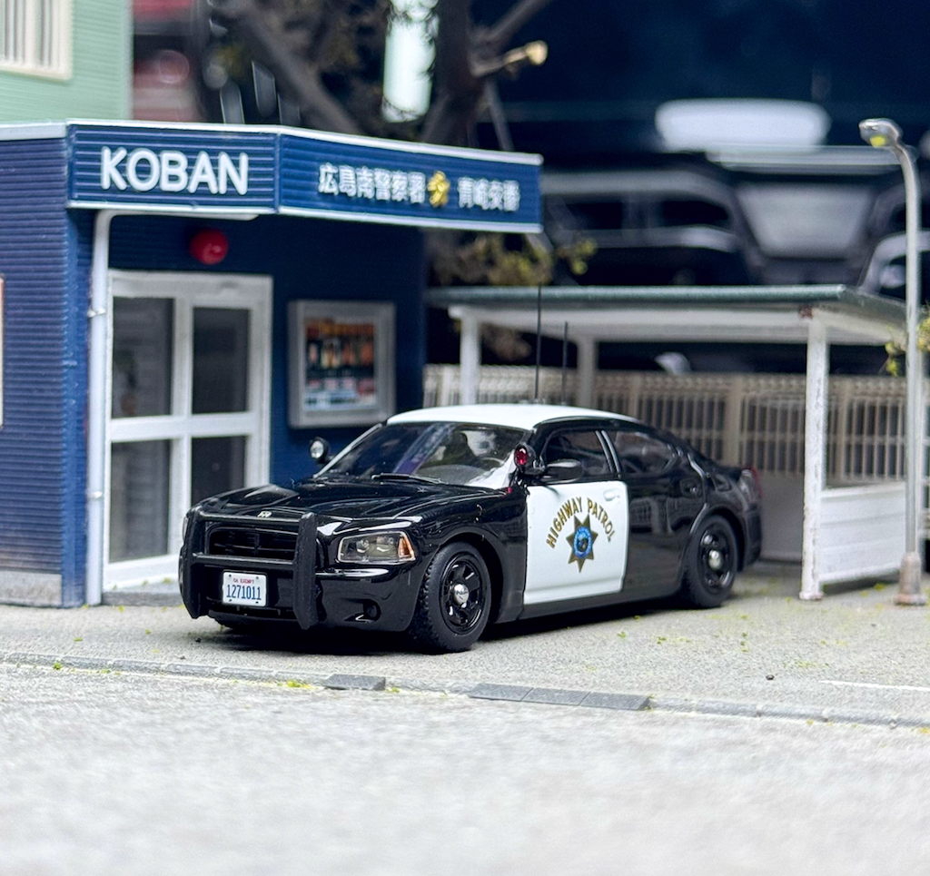 Rollin 1:64 2008 Black CHP Police Charger Muscle Model Diecast Metal Car New Collection