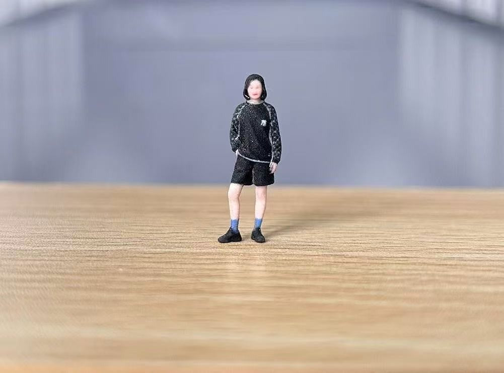 1:64 Painted Figure Model Miniature Resin Diorama Sand Sporty Cool Girl in Black
