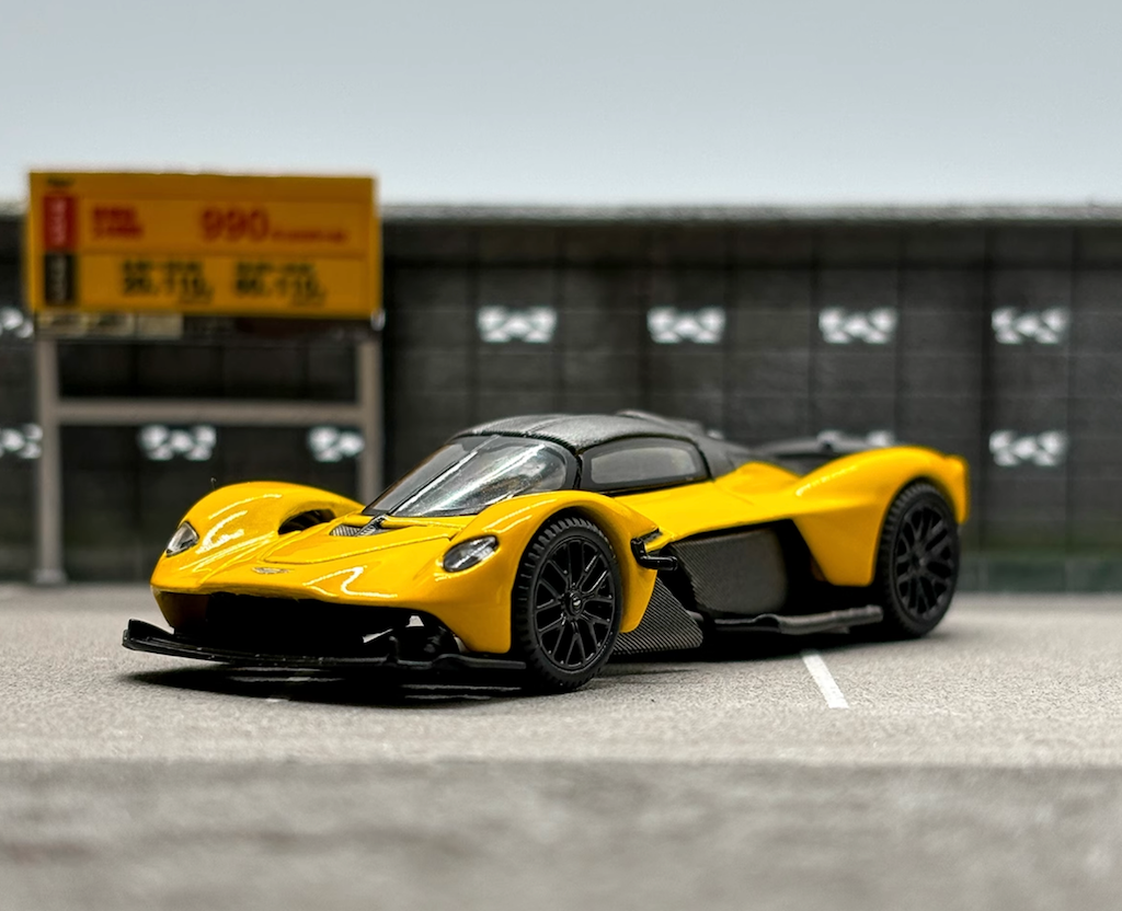 MINIGT 1:64 Yellow Valkyrie Racing Sports Model Diecast Metal Car New Collection