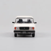 Load image into Gallery viewer, Perka 1:64 White 1970 LADA 2105 Classic Vintage Model Diecast Metal Car New Collection
