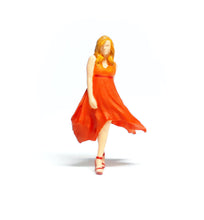 Load image into Gallery viewer, 1:64 Painted Figure Mini Model Miniature Resin Diorama Lady Flowing Long Skirt
