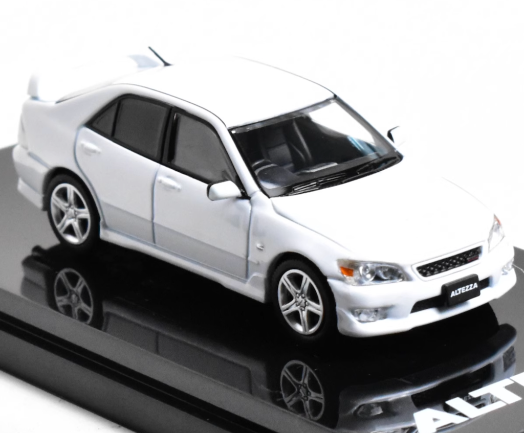 HobbyJapan 1:64 White Altezza RS200 Spoiler Sports Model Diecast Metal Car New Collection