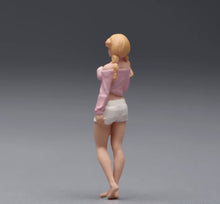 Load image into Gallery viewer, 1:64 Painted Figure Model Miniature Resin Diorama Sand Toy Pretty Blond Girl
