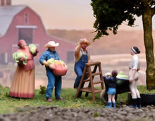 Load image into Gallery viewer, 1:64 Painted Figure Model Miniature Resin Diorama Toy Sand Farmers Family Set
