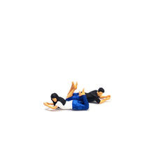 Load image into Gallery viewer, 1:64 Painted Figure Mini Model Miniature Resin Diorama Picnic Mat Camping Couple

