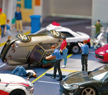Load image into Gallery viewer, 1:64 Painted Figure Mini Model Miniature Resin Diorama Police Car Accident Scene New Scene
