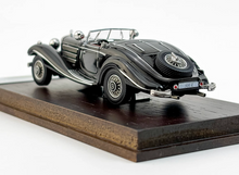 Load image into Gallery viewer, Liberty 1:64 Black 500K Vintage Convertible Sports Model Diecast Metal Car New Collection
