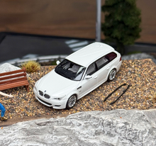 Load image into Gallery viewer, King 1:64 White M5 E61 Touring Wagon Sports Model Diecast Metal Car New Collection
