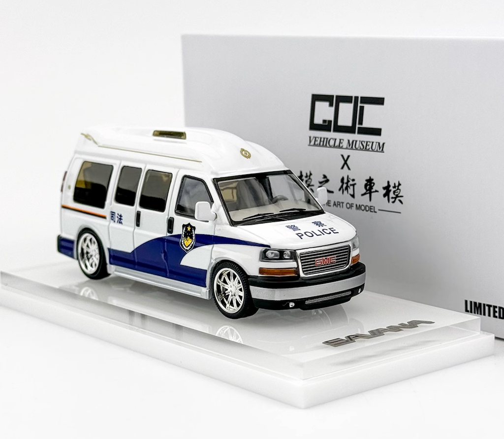 GOC 1:64 White Police GMC Savana Cutaway Van MPV Model Diecast Metal Car New Collection
