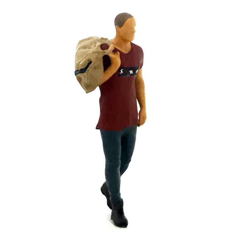 1:64 Painted Figure Mini Model Miniature Resin Diorama Sand Man Carrying Bag RED