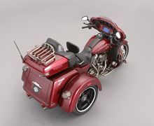 Load image into Gallery viewer, Maisto 1:12 Red 2021 CVO TRI Glide Sports Model Toy Diecast Metal Motorcycle
