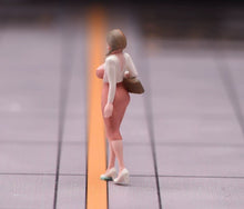 Load image into Gallery viewer, 1:64 Painted Figure Model Miniature Resin Diorama Sand Beauty With Mask Coffee
