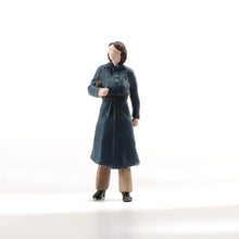 Load image into Gallery viewer, 1:64 Painted Figure Model Miniature Resin Diorama Sand Man Lady Cat Wind Coat New
