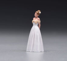 Load image into Gallery viewer, 1:64 Painted Figure Model Miniature Resin Diorama Wedding Couple Bride Groom

