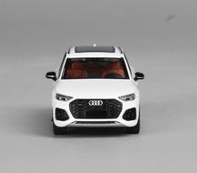 Load image into Gallery viewer, JKM 1:64 White Q5L City SUV Sports Model Diecast Metal Car New Collection
