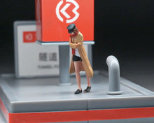 Load image into Gallery viewer, 1:64 Painted Figure Mini Model Miniature Resin Diorama Sand Trendy Girl Windcoat New
