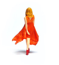 Load image into Gallery viewer, 1:64 Painted Figure Mini Model Miniature Resin Diorama Lady Flowing Long Skirt
