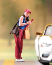 Load image into Gallery viewer, 1:64 Painted Figure Model Miniature Resin Diorama Sand Shopping Pretty Girl Lady
