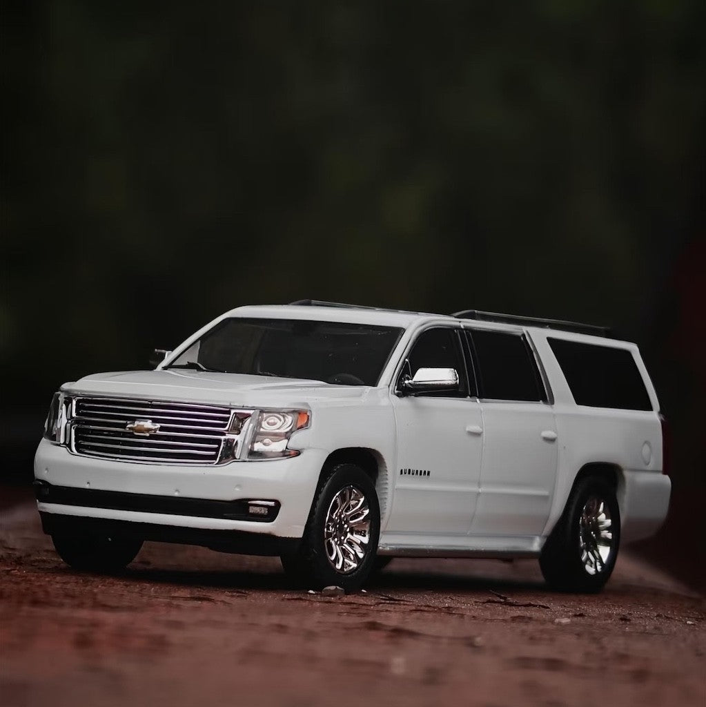 GOC 1:64 White 2015 Suburban Full Sized SUV Model Diecast Metal Car New Collection