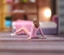 Load image into Gallery viewer, 1:64 Painted Figure Model Miniature Resin Diorama Sand Shy Girl Lady Sexy Beauty Collection
