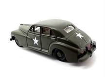 Load image into Gallery viewer, 1:87 Green Military Army Packard Vintage Classic Model Diecast Metal Car New Collection
