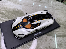 Load image into Gallery viewer, GTspirit 1:18 White 2018 REGERA Super Sports Model Diecast Resin Car New
