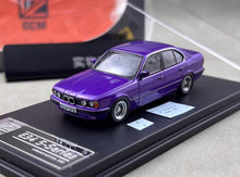 Load image into Gallery viewer, DCM 1:64 Purple E34 5-Series Sedan Classic Sports Model Diecast Metal Car New Collection
