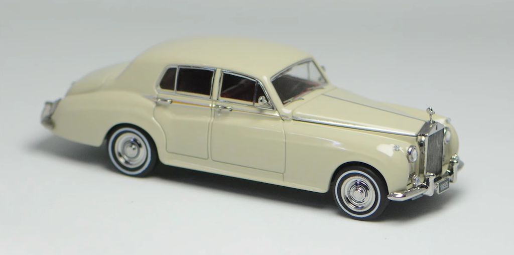 GFCC 1:64 Beige 1955 Silver Cloud I Classic Model Diecast Metal Car New Collection
