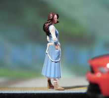 Load image into Gallery viewer, 1:64 Painted Figure Model Miniature Resin Diorama Toy Sand Vintage Beauty Lady
