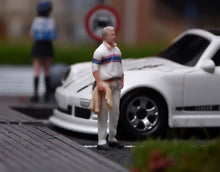 Load image into Gallery viewer, 1:64 Painted Figure Model Miniature Resin Diorama Toy Sand Casual Man Standing
