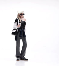 Load image into Gallery viewer, 1:24 Painted Figure Model Miniature Resin Diorama Blond Sunglasses Casual Woman
