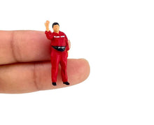 Load image into Gallery viewer, 1:64 Painted Figure Model Miniature Resin Diorama Sand Petrol Station Worker Set
