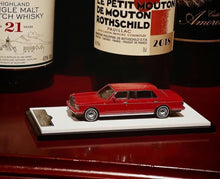 Load image into Gallery viewer, GFCC 1:64 HEC Red 1998 Silver Spur Park Ward Model Diecast Metal Car New Collection
