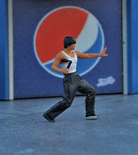 Load image into Gallery viewer, 1:64 Painted Figure Mini Model Miniature Resin Diorama Sand Bruce Lee Gongfu Toy New
