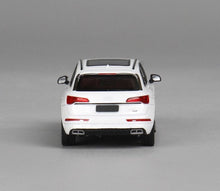 Load image into Gallery viewer, JKM 1:64 White Q5L City SUV Sports Model Diecast Metal Car New Collection
